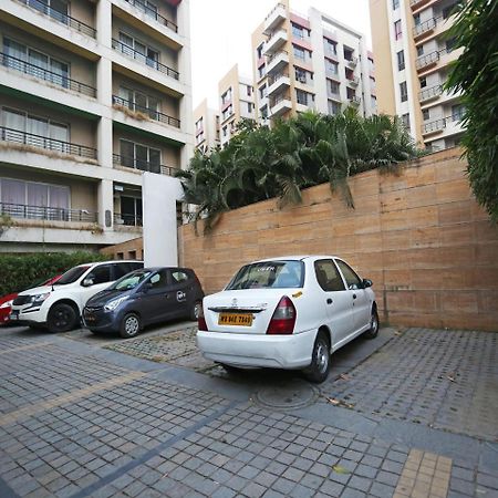 Capital O 10212 Hotel West Willows Xanadu Kolkata Bagian luar foto