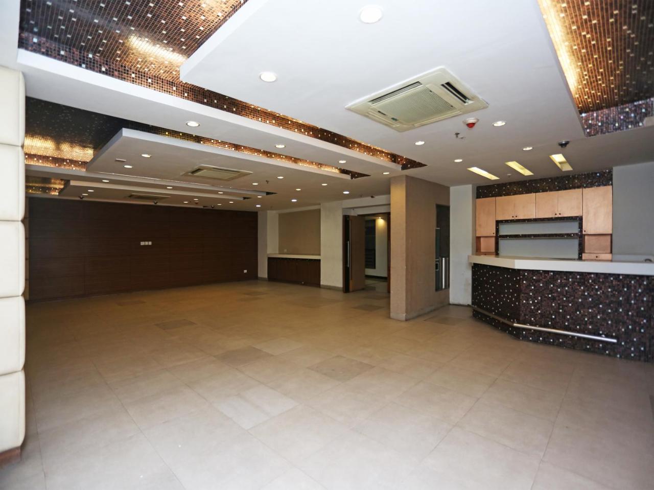 Capital O 10212 Hotel West Willows Xanadu Kolkata Bagian luar foto