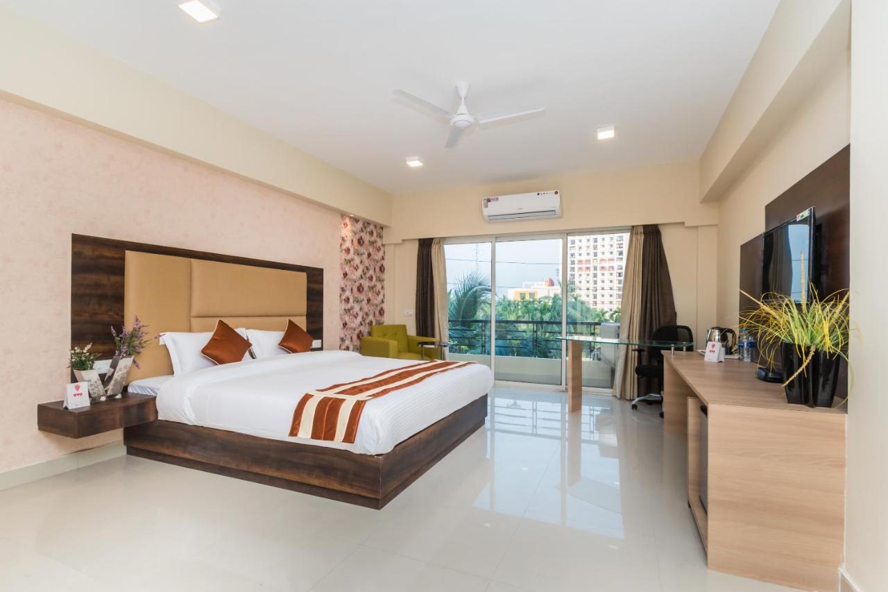 Capital O 10212 Hotel West Willows Xanadu Kolkata Bagian luar foto