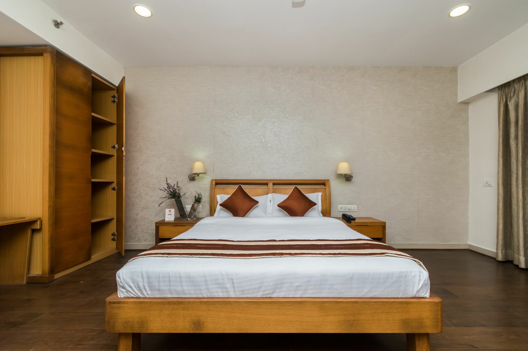 Capital O 10212 Hotel West Willows Xanadu Kolkata Bagian luar foto
